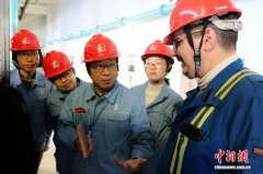 37年扎根石化一线 富小青正在毫厘之间注释工匠